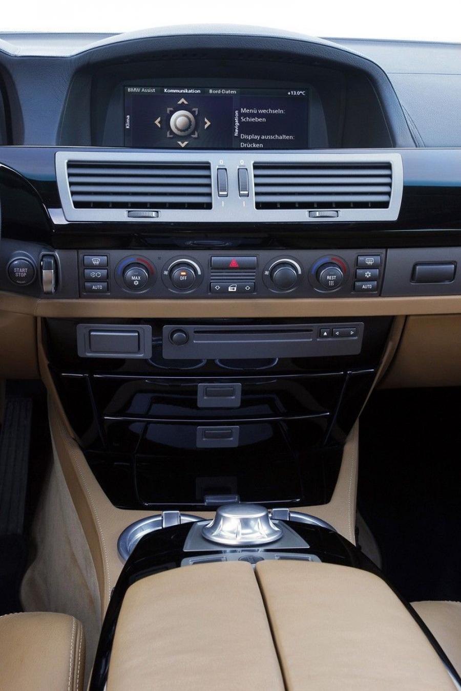  BMW 760i 2001 года  (фото 3 из 11)